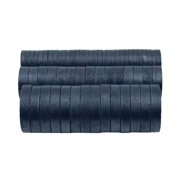 Spēcīgi ferīta magnēti